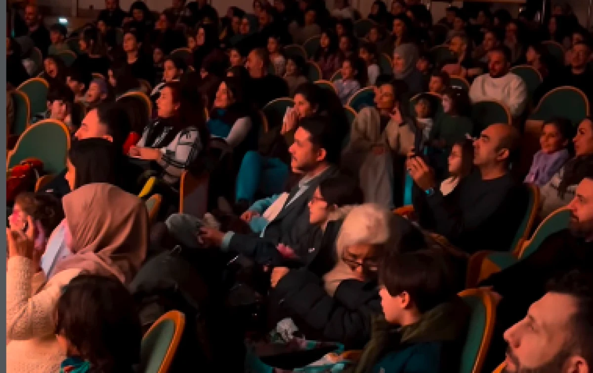 &Ccedil;OCUKLAR SALONU TIKLIM TIKLIM DOLDURDU