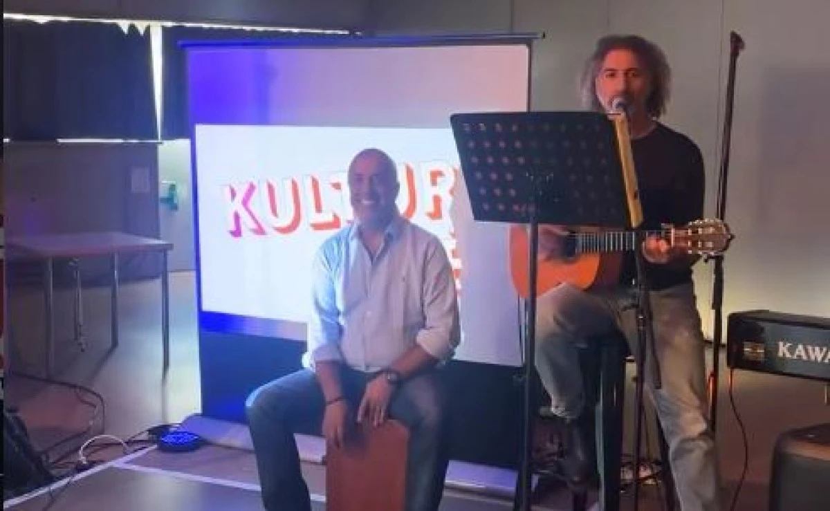 K&Uuml;LT&Uuml;R CAFE'NİN A&Ccedil;ILIŞINA YOĞUN İLGİ