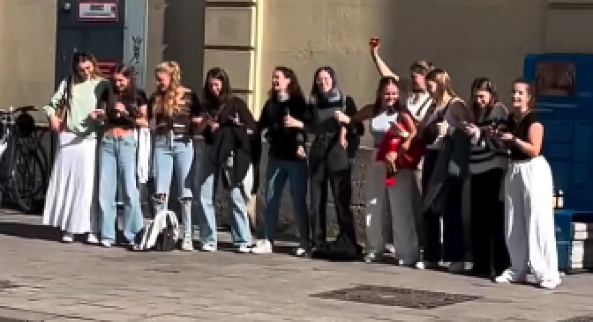 MÜNİH SOKAKLARINDA BU GENÇLER NEDEN PARA TOPLUYOR ?