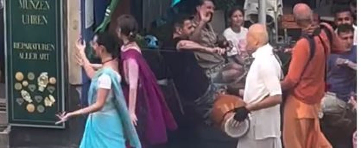 M&Uuml;NİH SOKAKLARINDA HARE KRISHNA