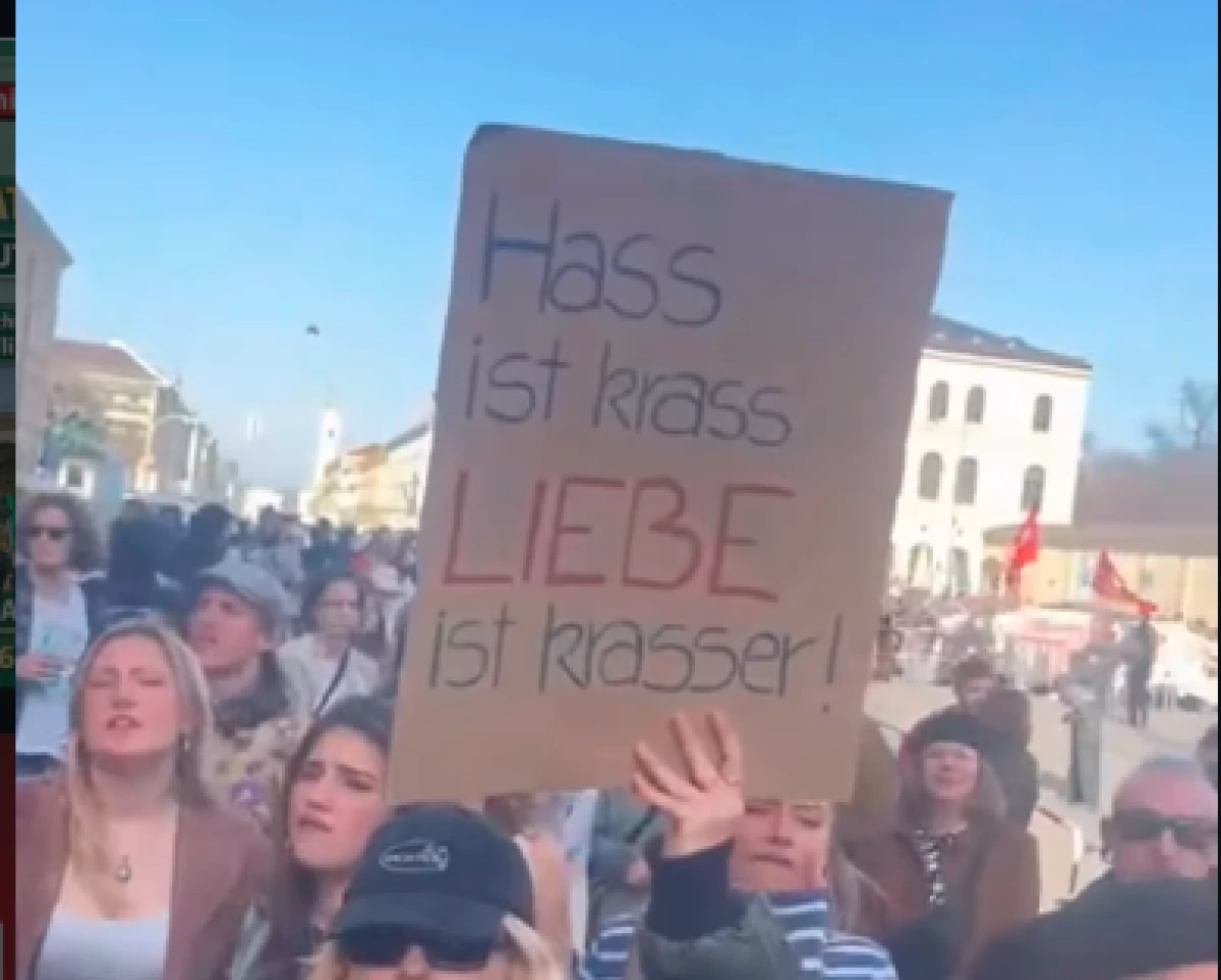 M&uuml;nih&rsquo;te AfD Mitingine Karşı Protesto