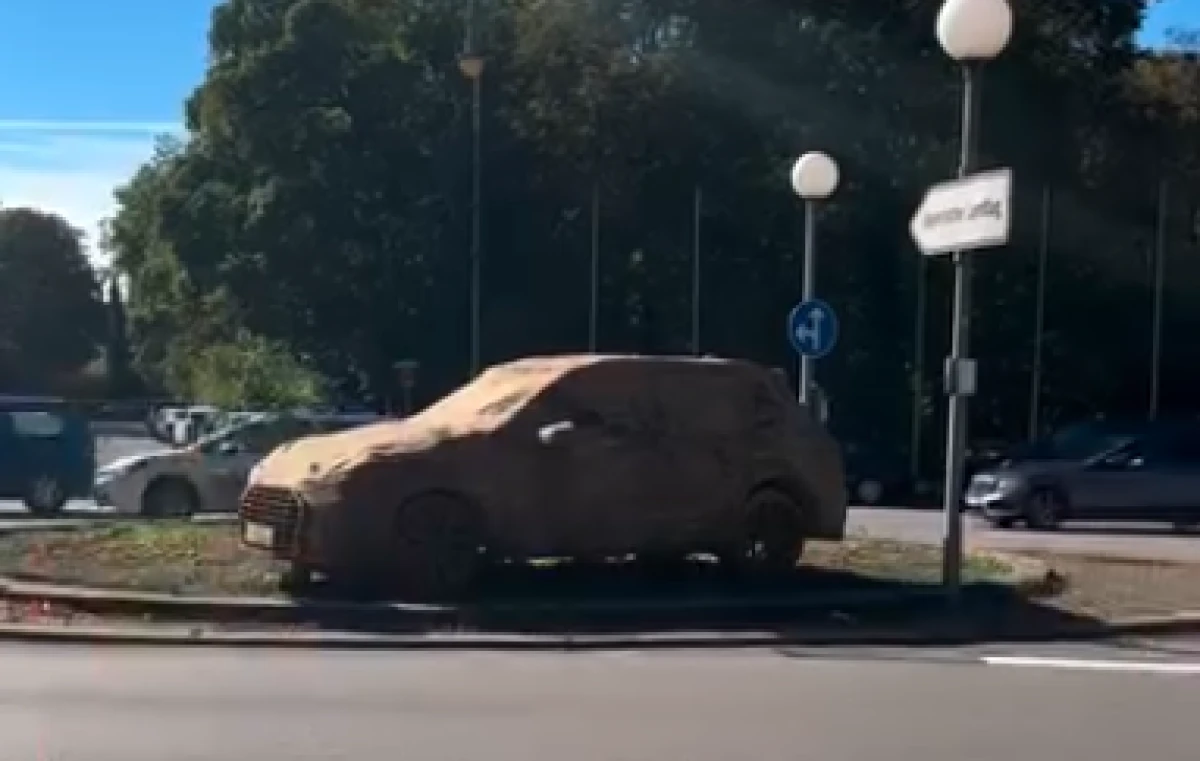 MÜNİH'TEKİ BU ARABALARIN SIRRI NE? 