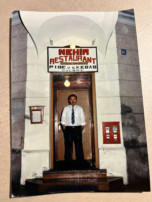 NEHIR HECHT : ALMANYA'NIN İLK TÜRK RESTORANLARINDAN BİRİNİN HİKAYESİ