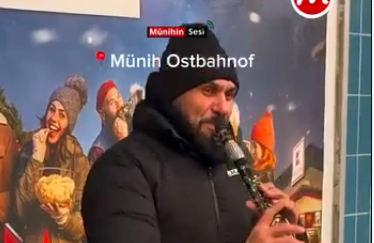 OSTBAHNOF'TAKİ KLARNETÇİ