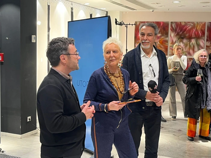 &Ouml;ZG&Uuml;RLEŞEN RENKLER M&Uuml;NİHLİ SANATSAVERLER İLE BULUŞTU