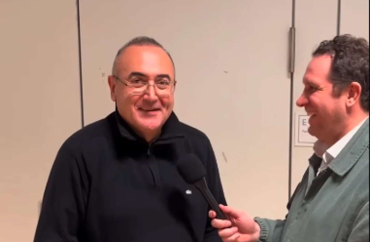 SUNAY AKIN: MÜNİH KİTAP KULÜBÜ MÜNİH'İN AYDINLANMA ORDUSU